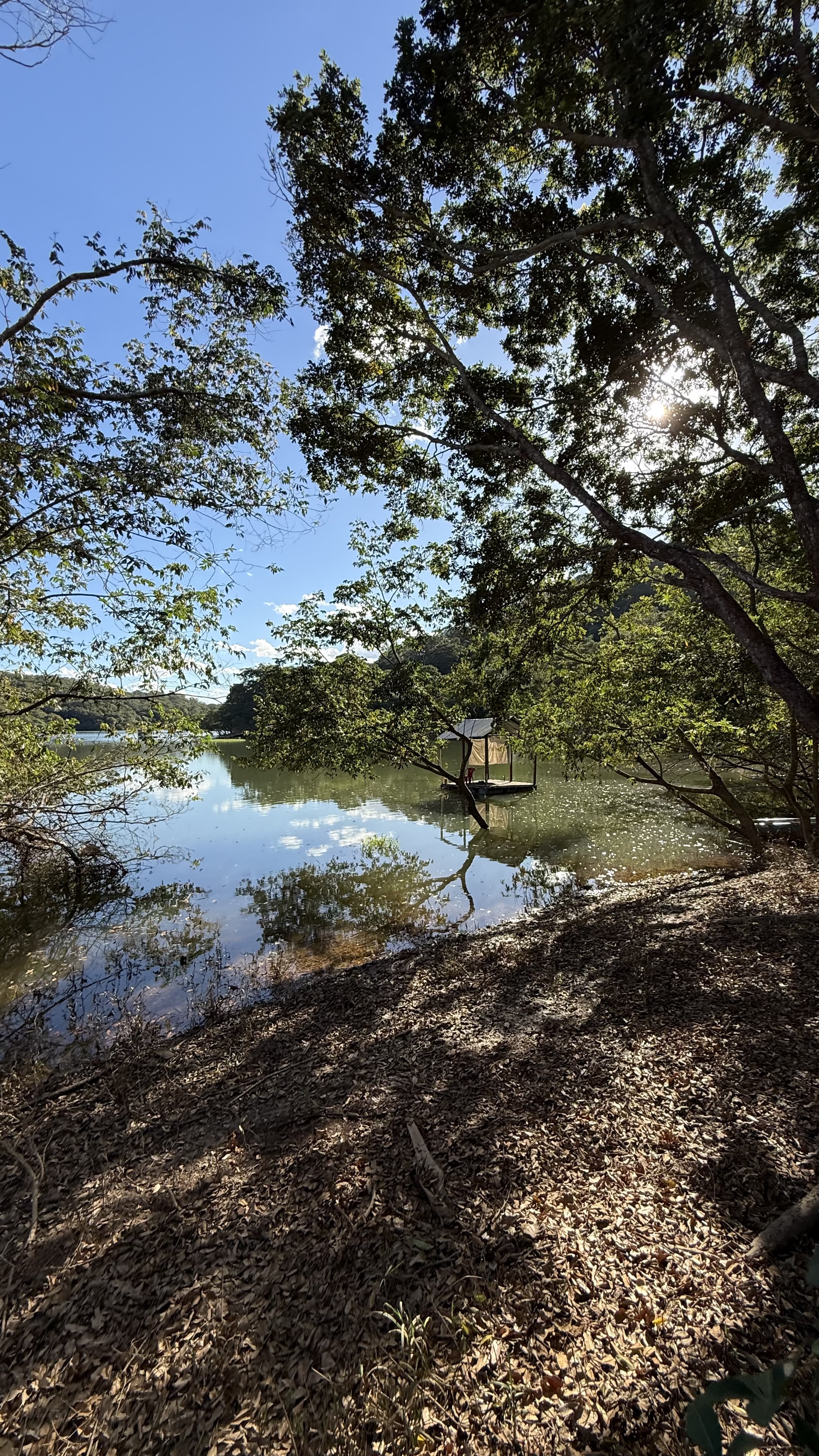 OPORTUNIDADE RARÍSSIMA ÀS MARGENS DO LAGO CORUMBÁ 🌿 - foto 77
